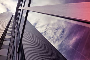 九游电竞官网-多彩赛场：未来足球场的多元化设计理念，足球场地建设创新做法